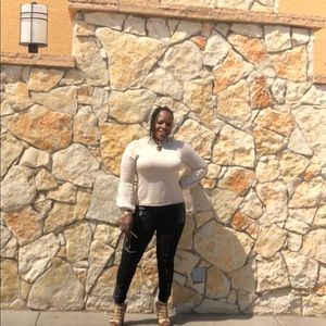 Meet your Posher, Aisha